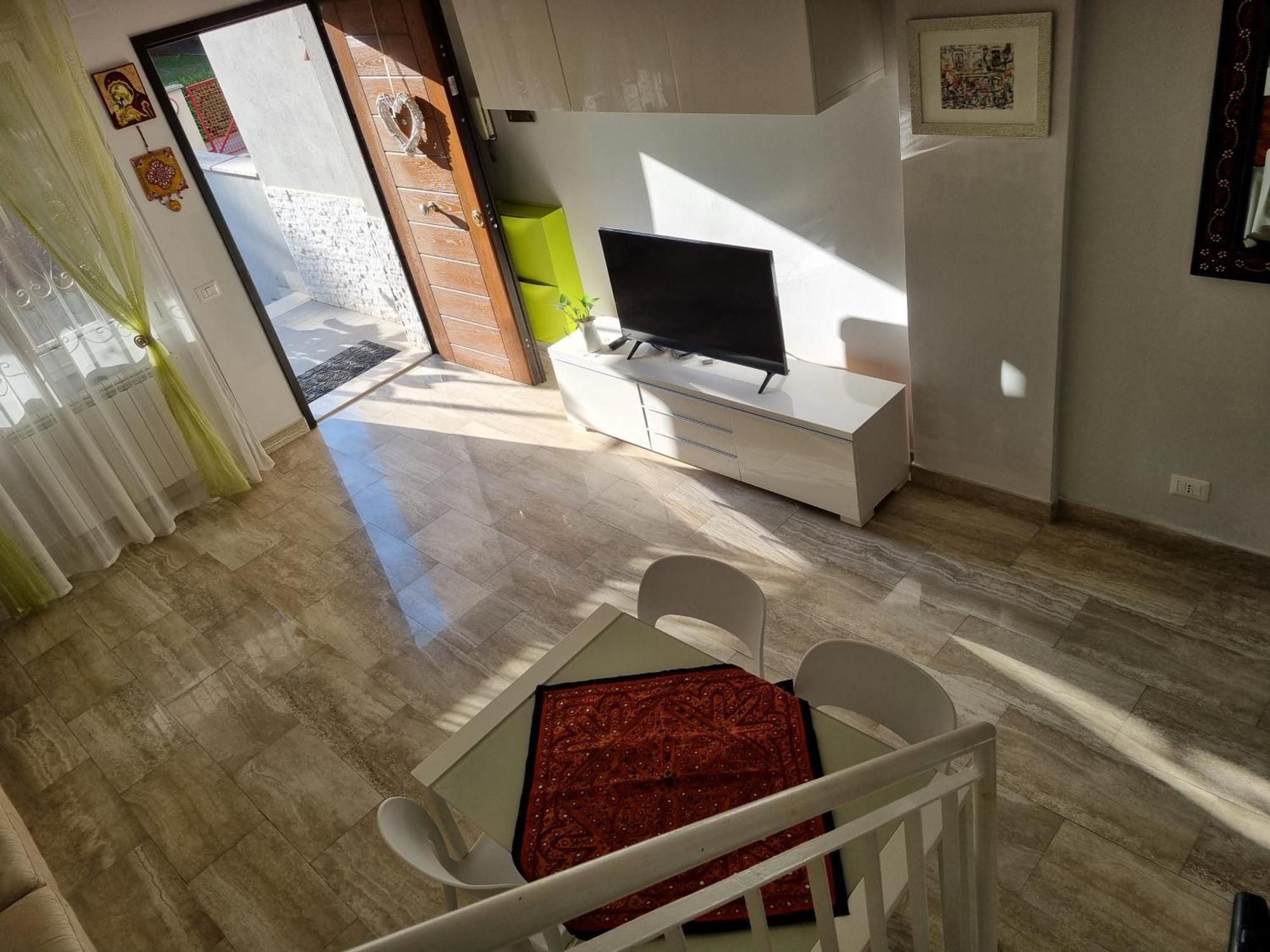 Appartamento Intero Con Giardino E Parcheggio *