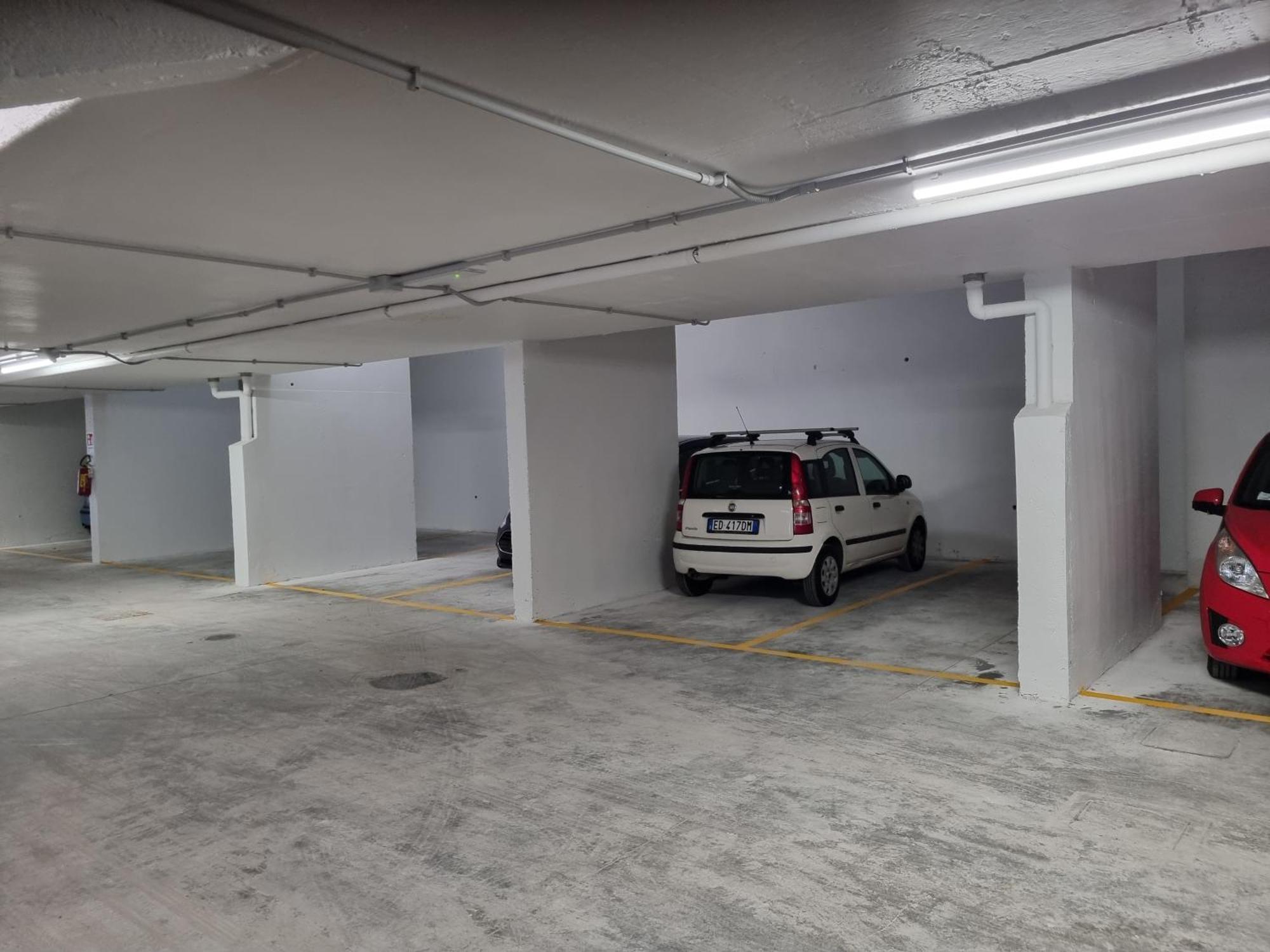 Intero Con Giardino E Parcheggio * Rom